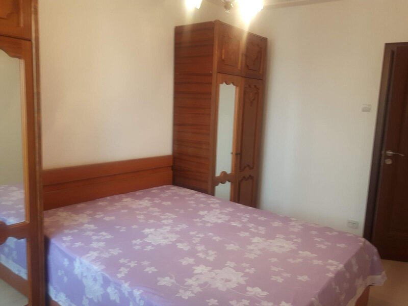 Bd Nicolae Titulescu  2 camere decomandat-bloc amvelopat